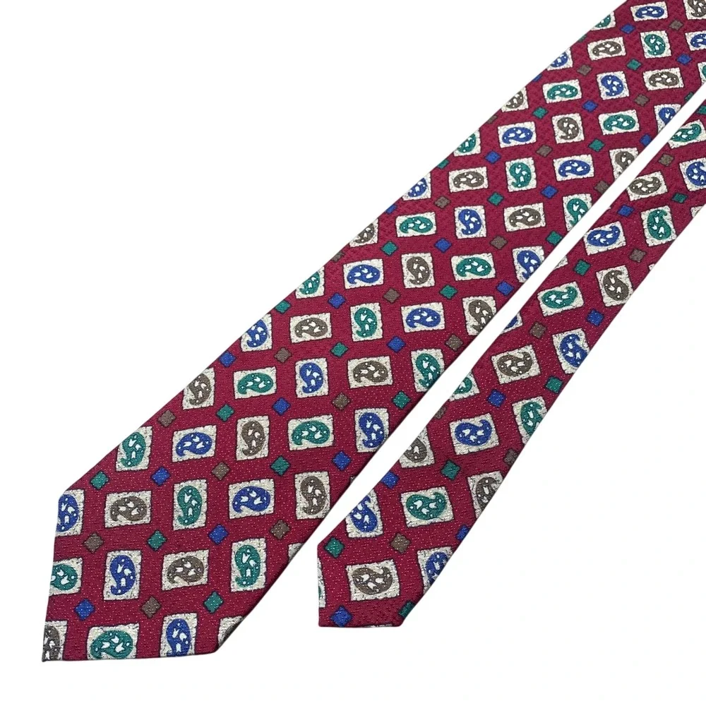 Gitman Bros Vintage Mens Silk Tie Burgundy Paisley Geometric Hand Made 3.25 x 54